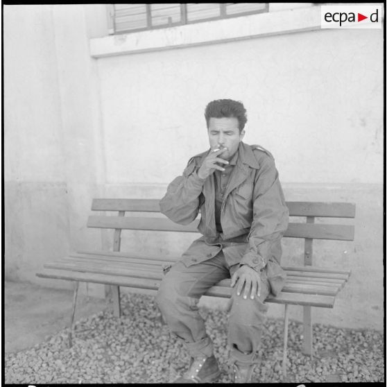 Portrait d'un aspirant rebelle capturé sur le barrage marocain.