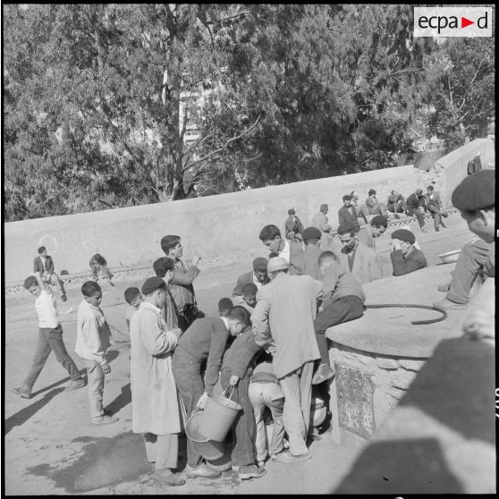 Alger. Fin du ramadan. Des enfants.