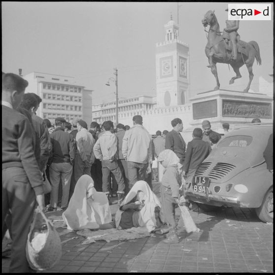 Alger. Fin du ramadan place du Gouvernement.