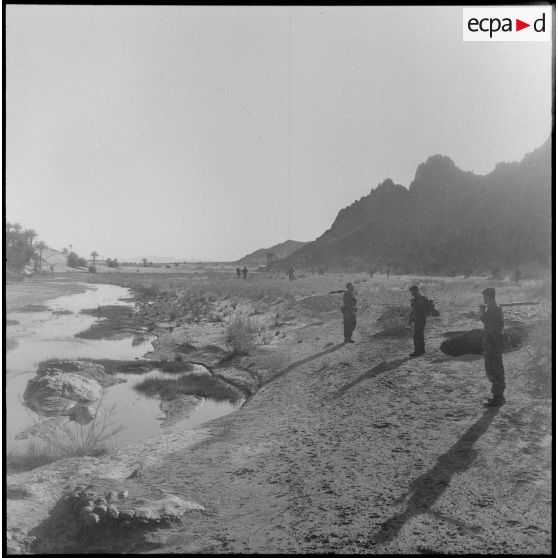 Algérie. 4e compagnie saharienne portée de légion (CSPL) en opération.