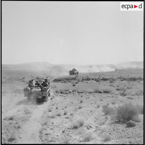 Algérie. 4e compagnie saharienne portée de légion (CSPL) en opération.