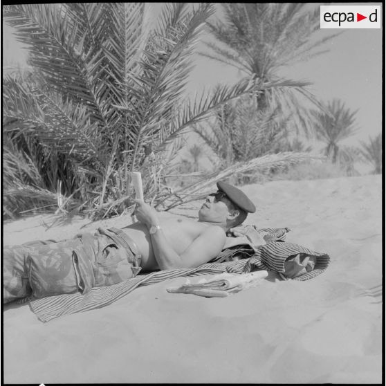 Algérie. 4e compagnie saharienne portée de légion (CSPL). Repos.