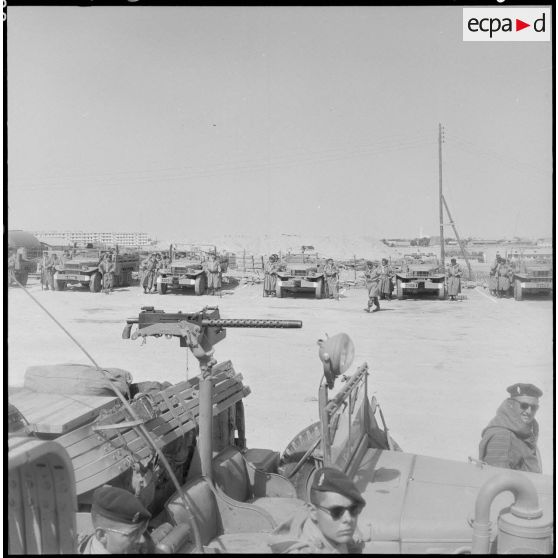 Algérie. 4e compagnie saharienne portée de légion (CSPL) en opération.