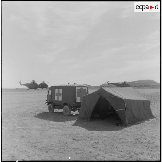 Algérie. 4e compagnie saharienne portée de légion (CSPL). Tente de l'infirmerie.