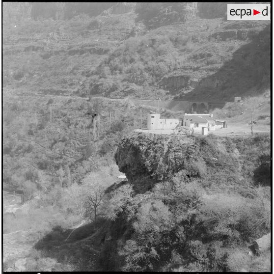 Frontière marocaine. 4e régiment d'artillerie de marine (RAMa). La ligne de chemin de fer entre Tlemcen et Oran.