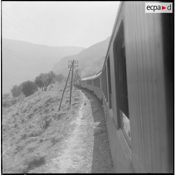 Frontière marocaine. 4e régiment d'artillerie de marine (RAMa). La ligne de chemin de fer entre Tlemcen et Oran.