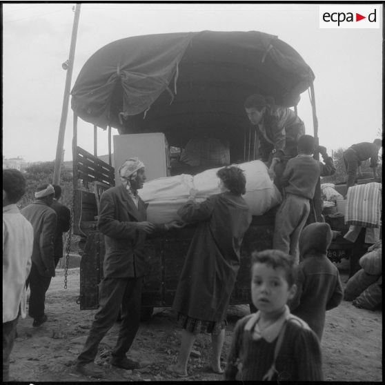 Alger. Déménagement à la cité Diar-es-Schems.