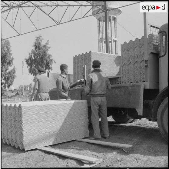 Maison Carrée. Etablissement régional du matériel (ERM). Ouvriers.