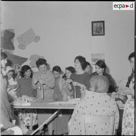 Touggourt. Centre féminin. Atelier couture.