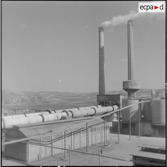 Saint-Lucien. CADO (ciments artificiels d'Oranie). Les fours.