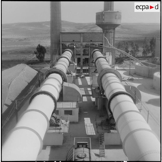 Saint-Lucien. CADO (ciments artificiels d'Oranie). Les fours.