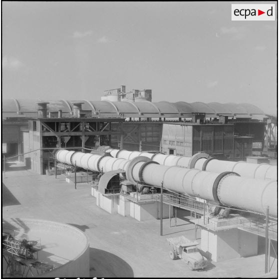 Saint-Lucien. CADO (ciments artificiels d'Oranie). Les fours.