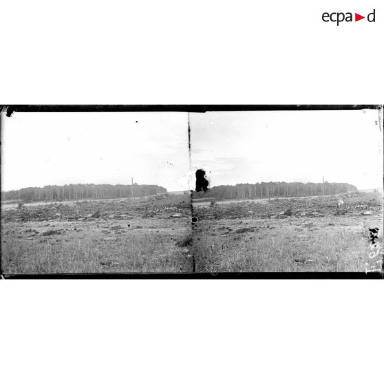 Un dépôt de munitions allemandes incendié. [légende d'origine]