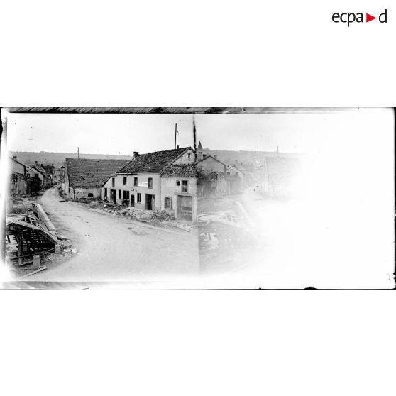 L'entrée du village de Sassy. [légende d'origine]