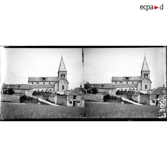 L'église de Sarsy. [légende d'origine]