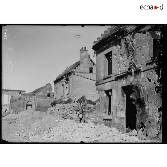Moufflaye (Aisne). La ferme et barricade. [légende d'origine]