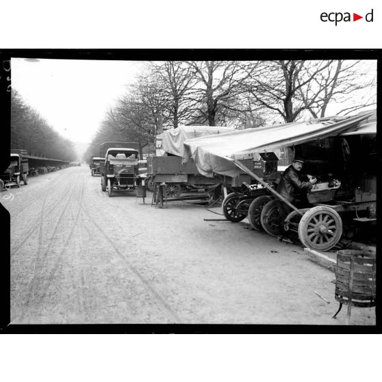 L'école des chauffeurs à Boulogne-sur-Seine. [légende d'origine]