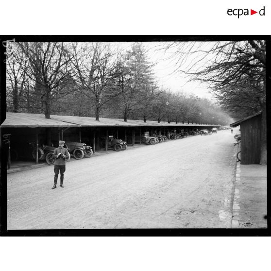 L'école des chauffeurs à Boulogne-sur-Seine. [légende d'origine]
