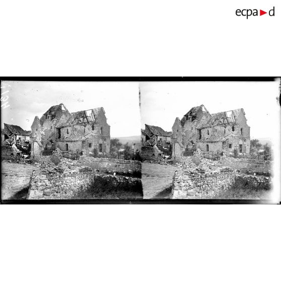 Les ruines de l'église de Saint-Euphraise. [légende d'origine]