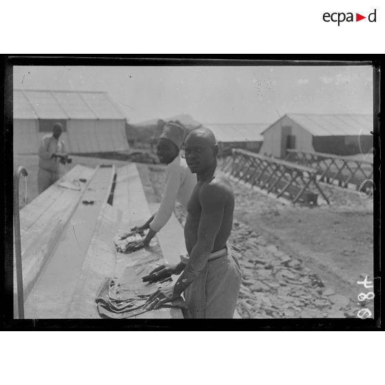 Saint Raphaël. Le lavoir. [légende d'origine]