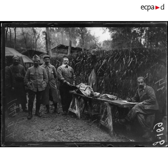 La Neuville-Sire-Bernard, un coin de la boucherie. [légende d'origine]