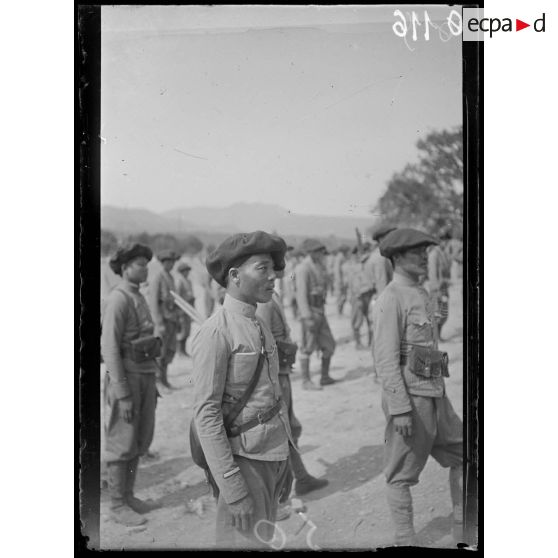 Valescure. Var. Tonkinois. Un adjudant indigène. [légende d'origine]