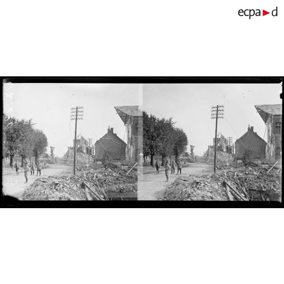 Saint-Simon (Aisne). L'église et un coin du village. [légende d'origine]