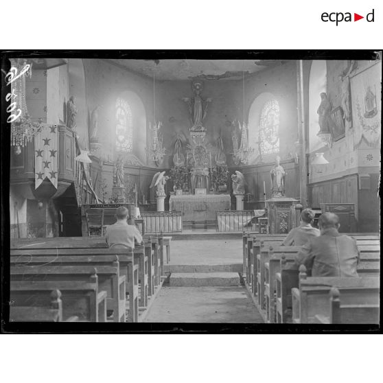 Chuignes, intérieur de l'église. [légende d'origine]