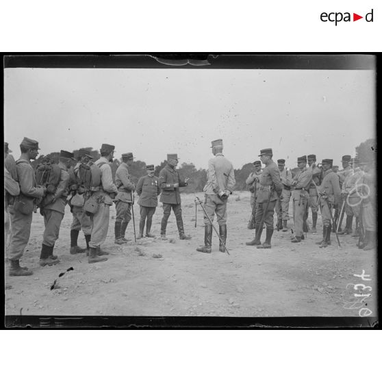 Saint Raphaël. Le camp Sénégalais. Le lieutenant colonel Biétrid. [légende d'origine]