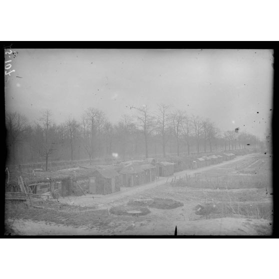Région de Prunay, Marne, près de la route de Prunay à Verzenay. Campement des troupes russes. [légende d'origine]