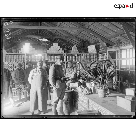 Moreuil, comptoir d'alimentation militaire. [légende d'origine]