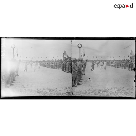 Camp de Lessay, Manche, fête sportive franco-polonaise. Une course à pied. [légende d'origine]