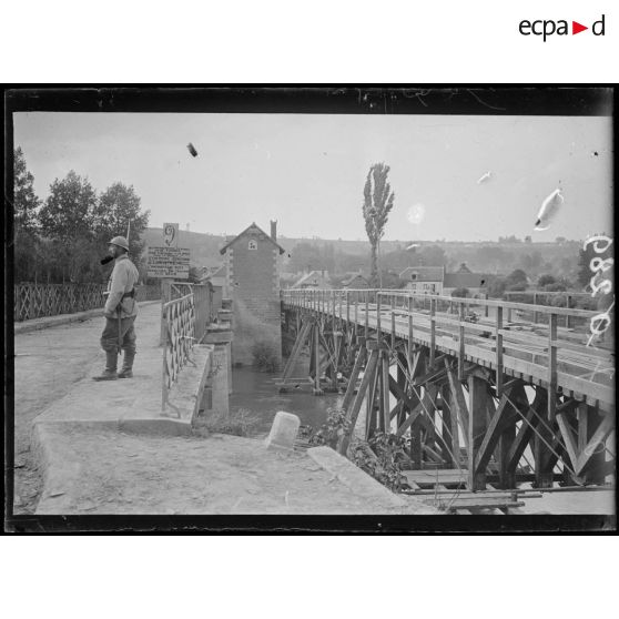 Oeuilly. Aisne. Pont et passerelle sur l'Aisne. [légende d'origine]