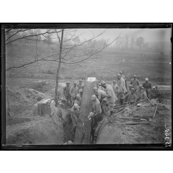 Villers-Franqueux, Marne, appareil pour creuser des abris de bombardements. [légende d'origine]