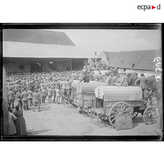Maizy. Aisne. Le théâtre dans une ferme le 14 juillet. [légende d'origine]