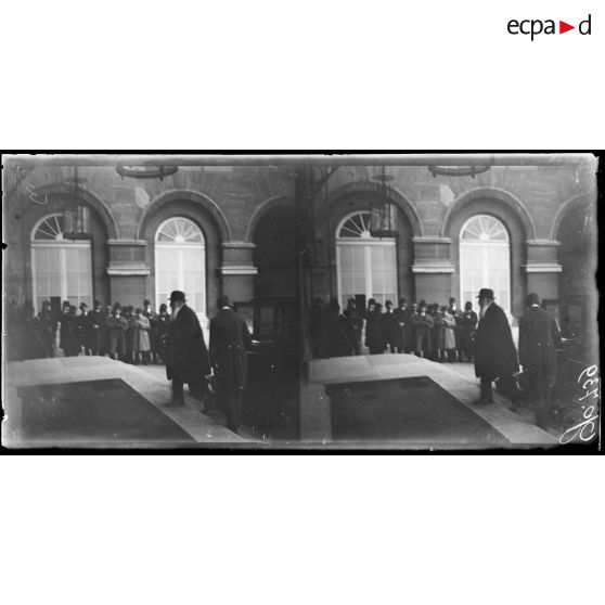 Paris, arrivée de M. Pachitch, premier ministre de Serbie. [légende d'origine]