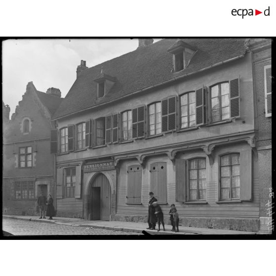 Front Nord, Abbeville, Somme, maison place Lefevre de Cerisy. [légende d'origine]