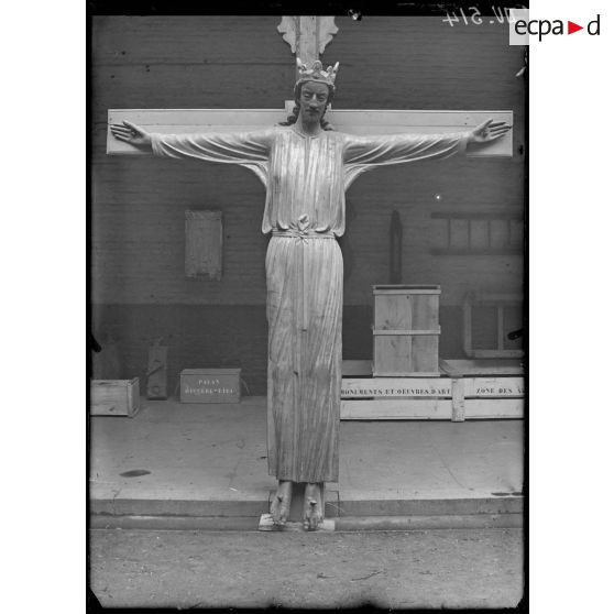 Front Nord, Somme, Amiens, la cathédrale, grand Christ. [légende d'origine]