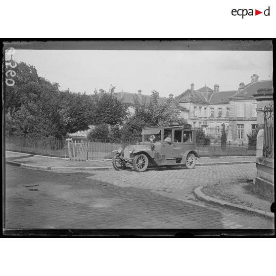 Soissons. L'hôtel de ville. [légende d'origine]