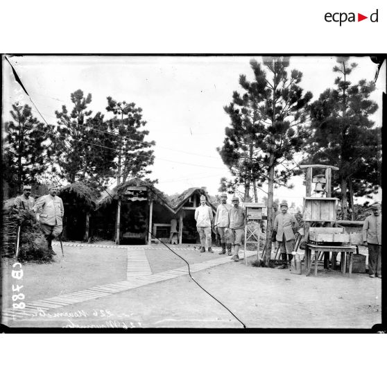 La cloche d'alarme pour les gaz. [légende d'origine]