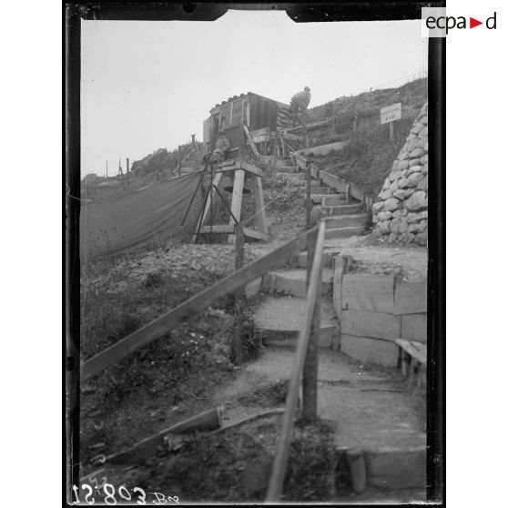 Près de Reims, Marne, secteur de la Butte de tir. Un observatoire. [légende d'origine]