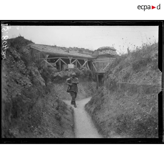 Près de Reims, Marne, secteur de la Butte de tir. Poste de commandement. [légende d'origine]