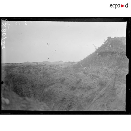 Près de Reims, Marne, secteur de la Butte de tir. L'angle nord de l'ouvrage. [légende d'origine]