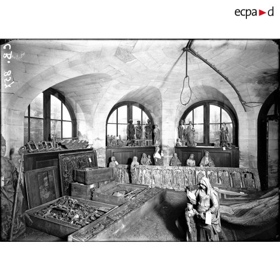 Dépot des oeuvres d'art de la région de l'Oise. [légende d'origine]