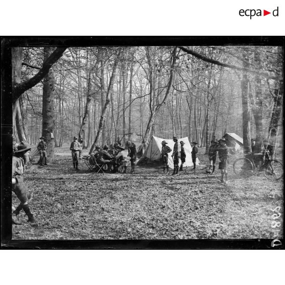 Achères, Yvelines, camp des Boys Scouts. Vue générale du camp. [légende d'origine]
