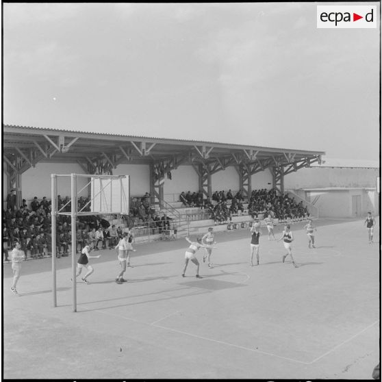 Alger. Stade Marcel Cerdan. Finale d'Afrique du Nord (AFN) de basketball. Le match.