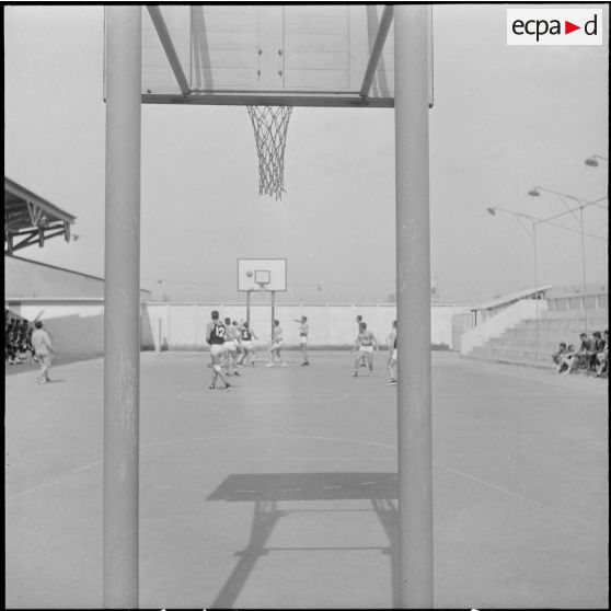 Alger. Stade Marcel Cerdan. Finale d'Afrique du Nord (AFN) de basketball. Le match.