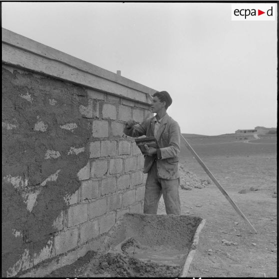Ouled Hamoun. Chantier de construction de maisons.