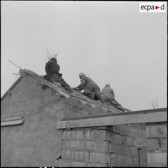 Ouled Hamoun. Chantier de construction de maisons.