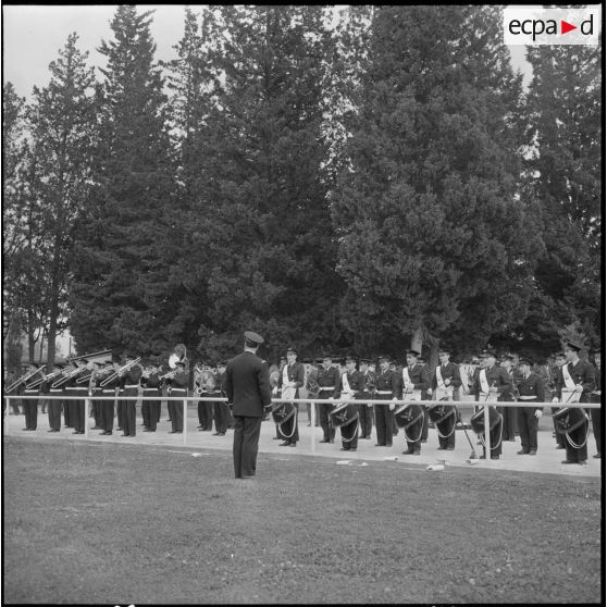 Maison Carrée. Finale d'Afrique du Nord (AFN) de rugby à quinze. Musique du 5e régiment d'artillerie (RA).